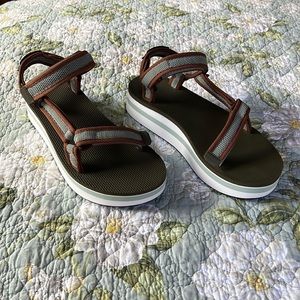 Platform Tevas